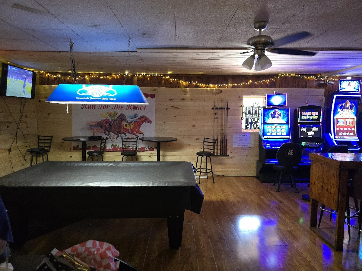 Trackside Bar & Grill